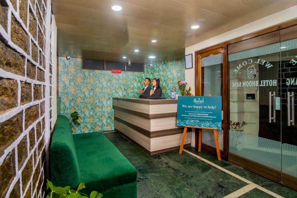 Vstupní hala nebo recepce v ubytování Muscatel BhumSang - 200 Mts from Mall Road