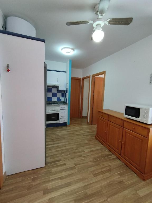 Kuchyň nebo kuchyňský kout v ubytování Apartamento Mar de Oropesa ll