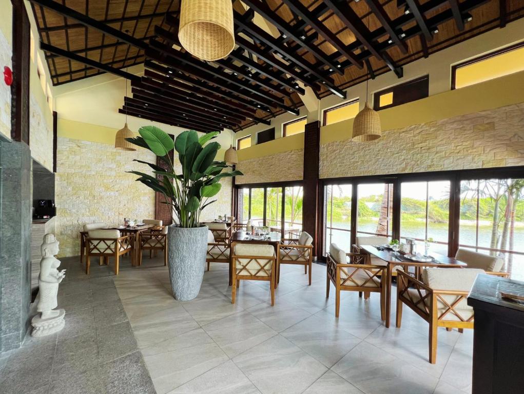 Restaurace v ubytování THE BLOSSOM RESORT ISLAND DA NANG - Onsen Included