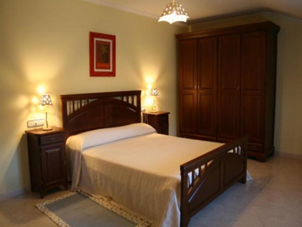 Posteľ alebo postele v izbe v ubytovaní House - 6 Bedrooms with Pool - 0126