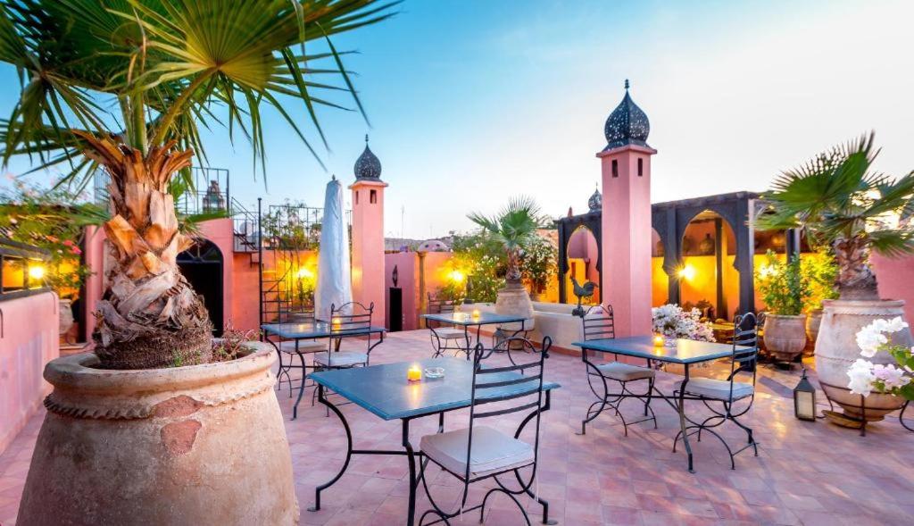 Riad Boustaneにあるレストランまたは飲食店