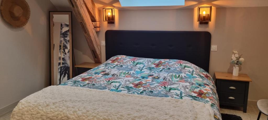 Posteľ alebo postele v izbe v ubytovaní Au Nid des Champs, Agréable chambre d'hôtes, proche de Chartres