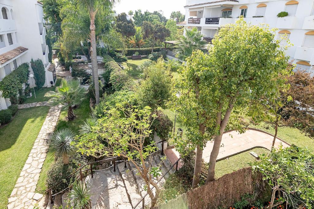 Vonkajšia záhrada v ubytovaní BHost - Parque del Sol