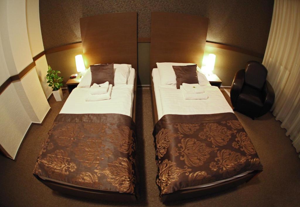 HOTEL CENTRUM with free parking - Resim 42