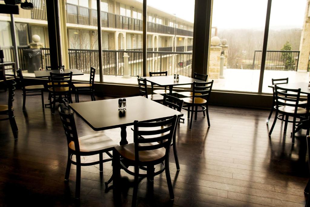 New Hope Inn & Suites photo