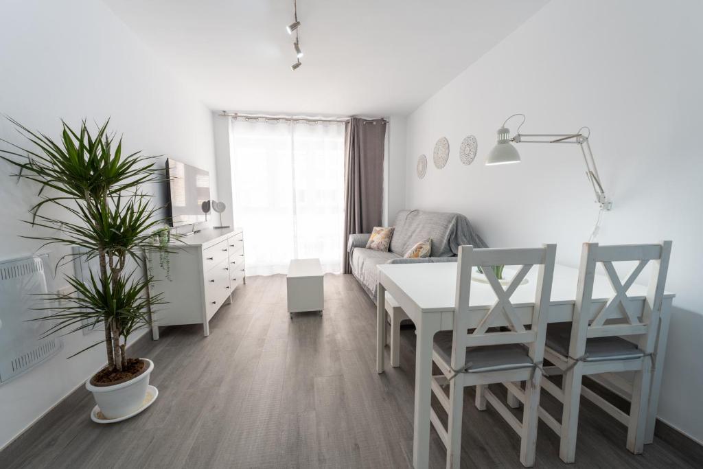 Część wypoczynkowa w obiekcie Apartamentos Joya del Mar