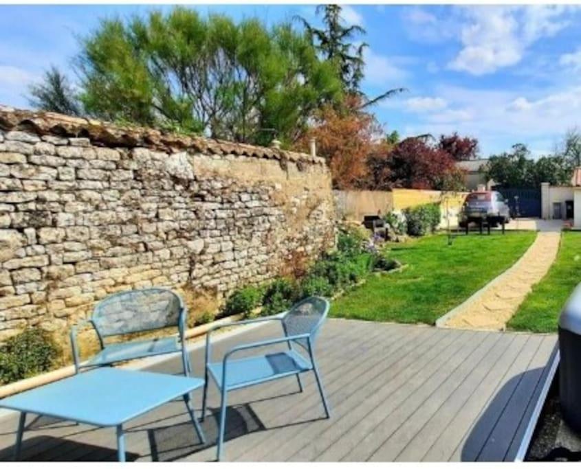 Gîte la bulle avec jardin à 15 min des plages - Maison De Deux Chambres