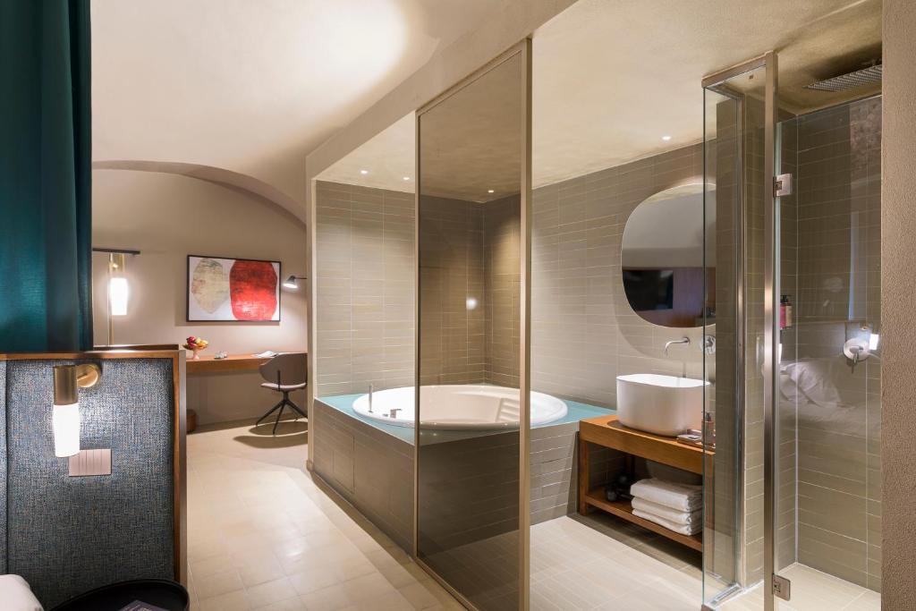Koupelna v ubytování BASTIÒ PRIVATE SUITES