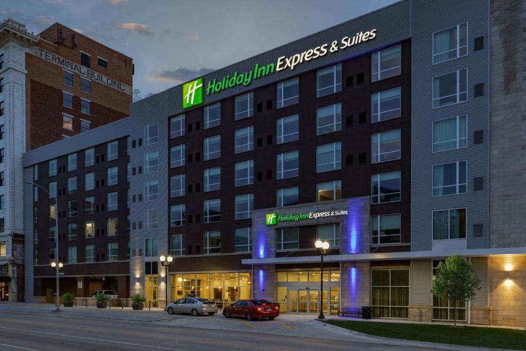 Holiday Inn Express & Suites - Lincoln Downtown by IHG photo