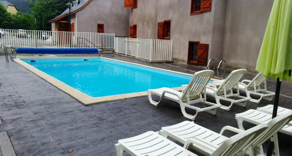 Majoituspaikassa Appartement de 2 chambres avec piscine partagee et balcon a Cauterets tai sen lähellä sijaitseva uima-allas