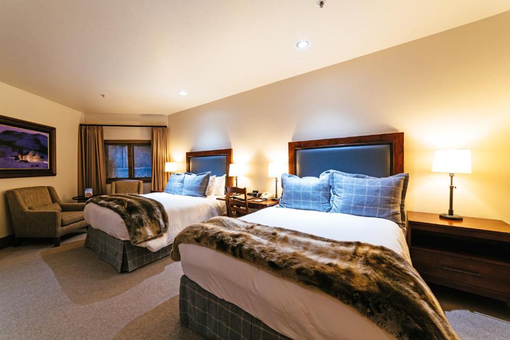 Stein Eriksen Lodge Deer Valley - Deluxe Queen Room Con Dos Camas Queen Con Chimenea