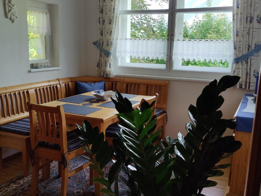 Fotografie z fotogalerie ubytování Wohnen am See Villa Schrötter direkt am Traunsee v destinaci Rindbach