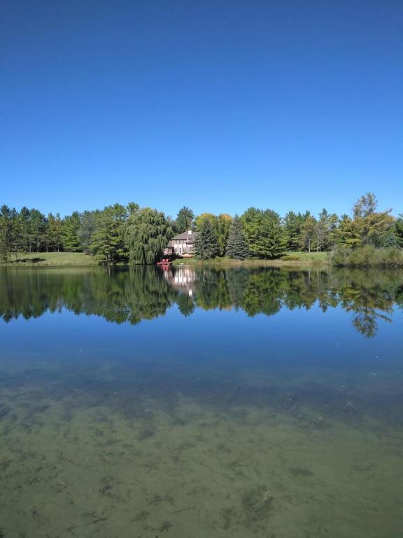 Lakeside executive suite