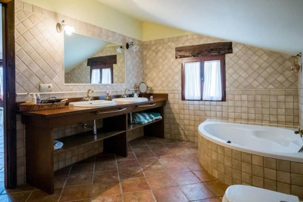 Kúpeľňa v ubytovaní Villa el Pino: with Private Pool
