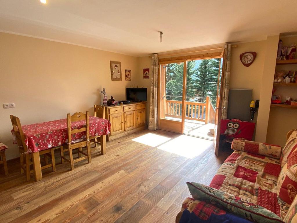 Fotografia z galérie ubytovania Appartement 6 pers - Terrasse - Parking - Animaux acceptés - FR-1-445-184 v destinácii Montgenèvre