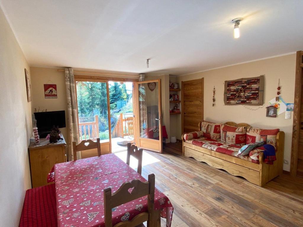 Fotografia z galérie ubytovania Appartement 6 pers - Terrasse - Parking - Animaux acceptés - FR-1-445-184 v destinácii Montgenèvre