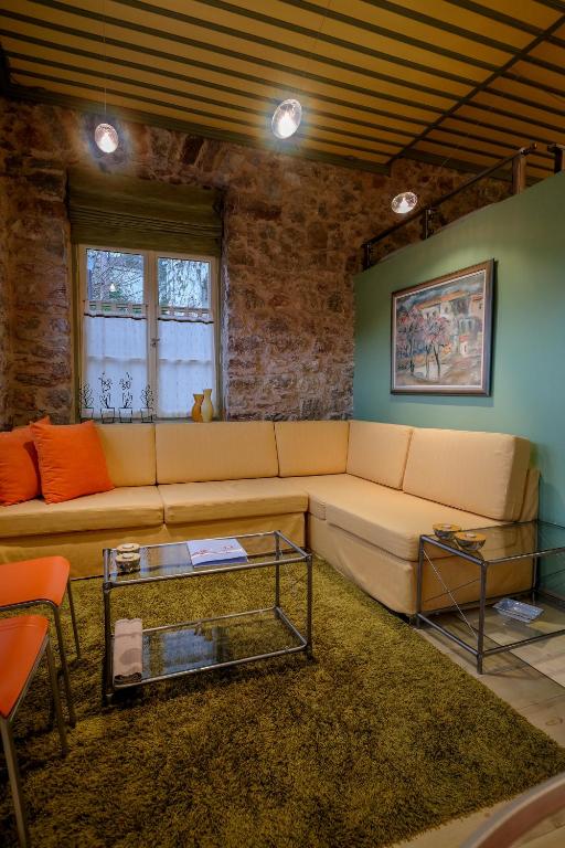 Posezení v ubytování Kyriaki Guesthouse & Suites