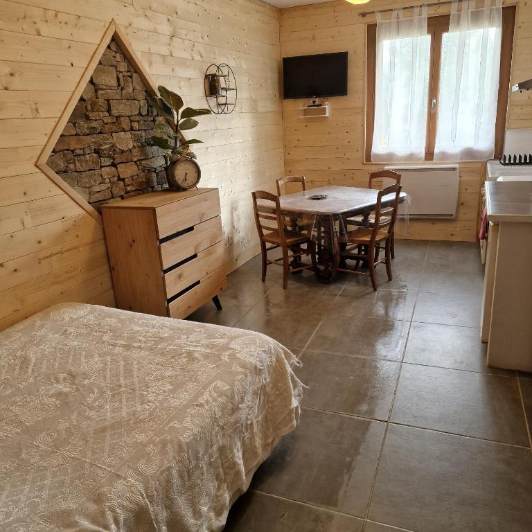 Postel nebo postele na pokoji v ubytování font romeu