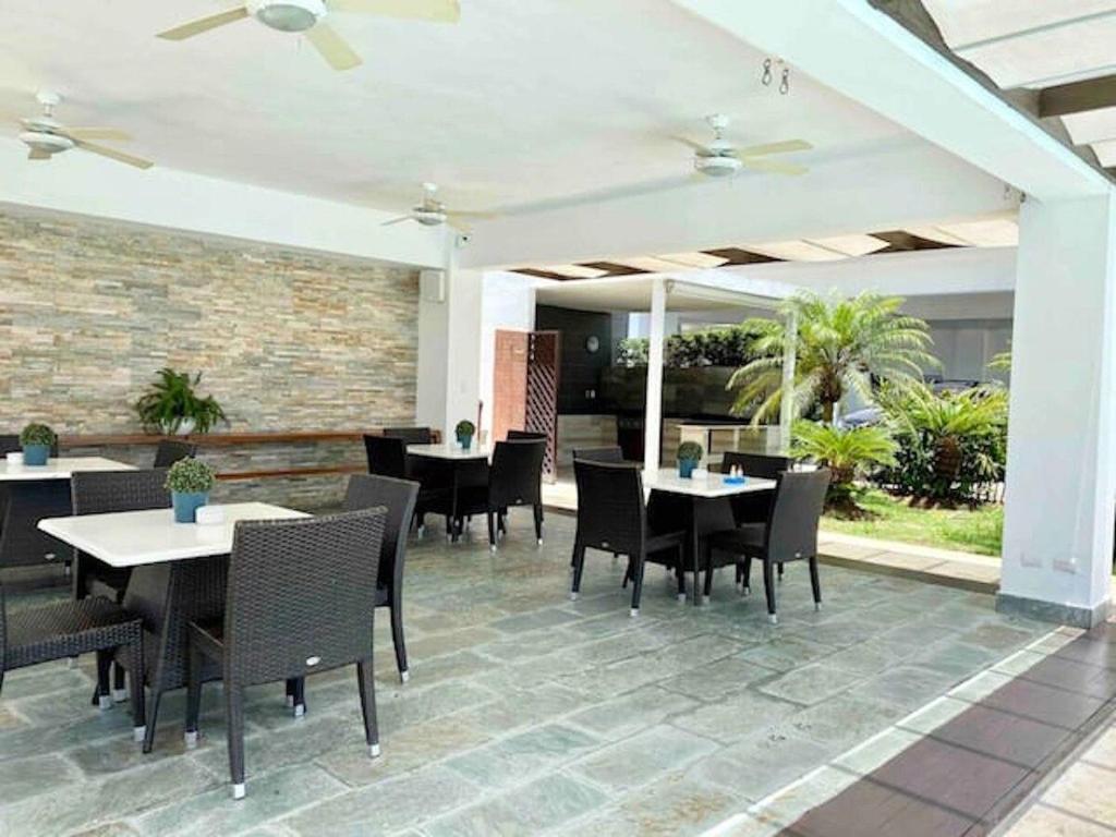 Restaurace v ubytování Elegante Aqua Marine Apartamento Juan Dolio
