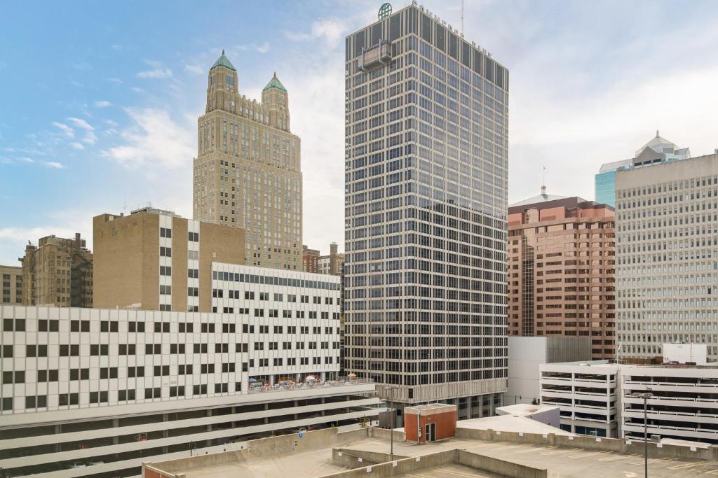 Apartamento Luxurious Three Bedroom Condominium in the Heart of