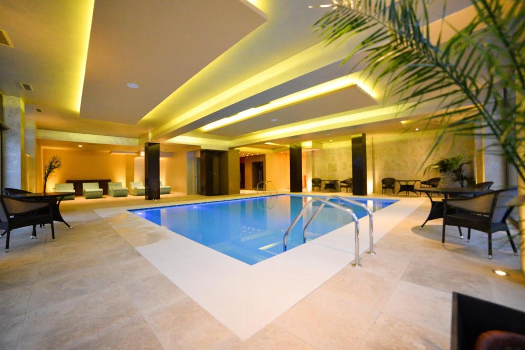 Bazén v ubytování Bucium Motel & SPA nebo v jeho okolí