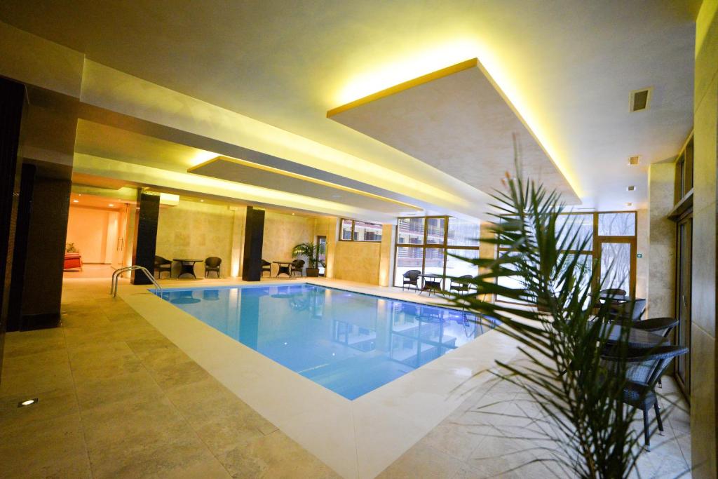 Bazén v ubytování Bucium Motel & SPA nebo v jeho okolí