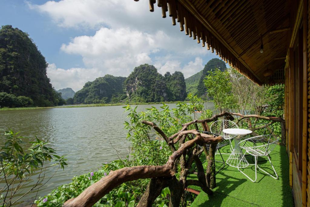 Xuan Son Lakeside Bungalow - 6
