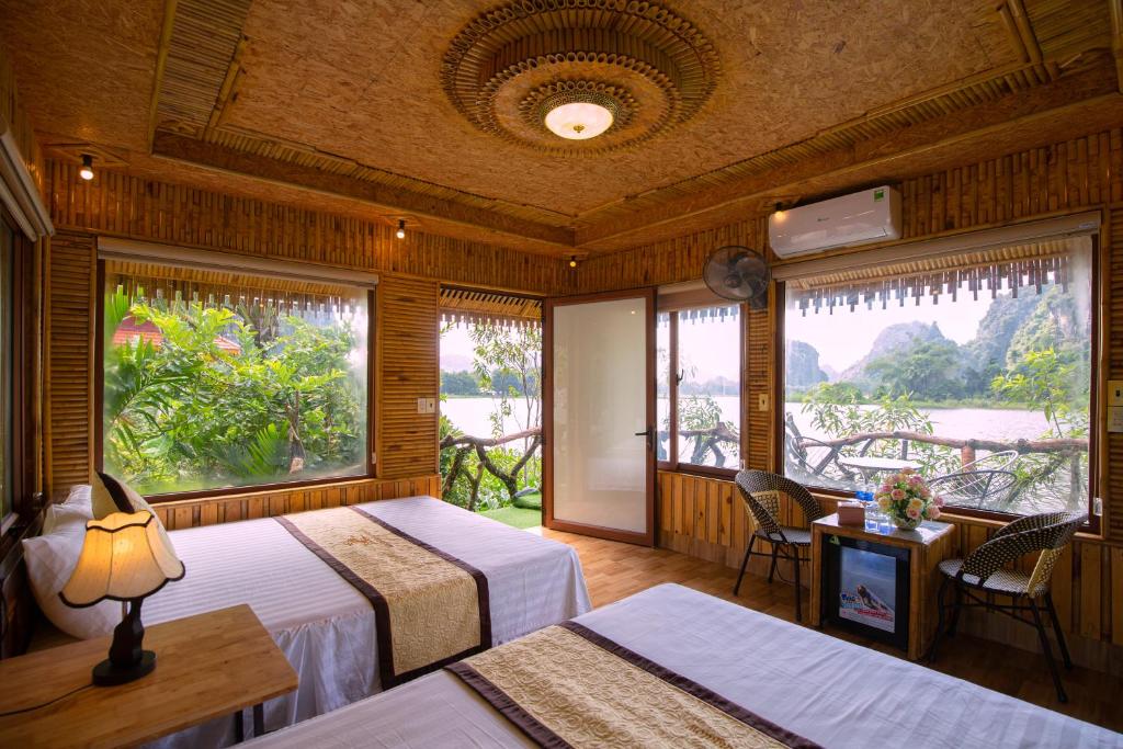 Xuan Son Lakeside Bungalow - 3