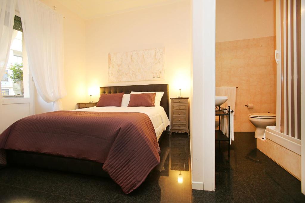 Amica Roma Guest House - Double Room With Balcony