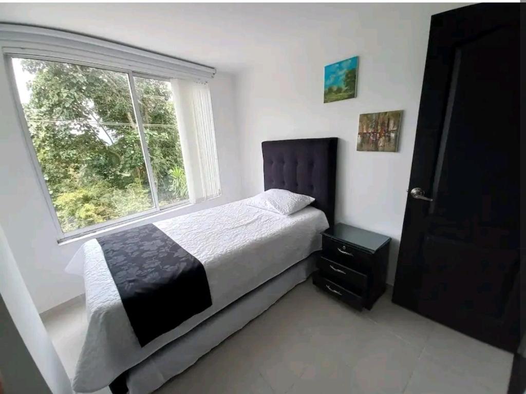 Apartamento amoblado en la Francia - Apartamento De Tres Habitaciones