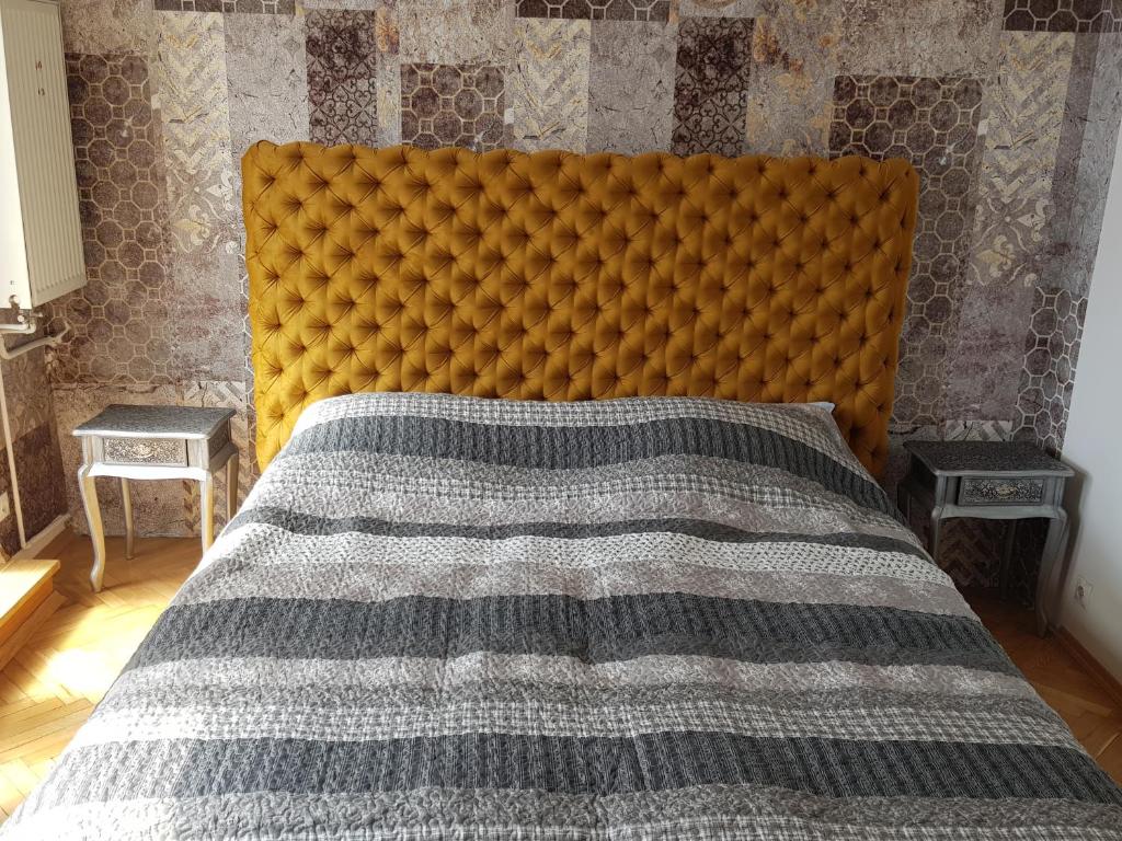 Postel nebo postele na pokoji v ubytování Chmielna 5 Rooms & Apartments