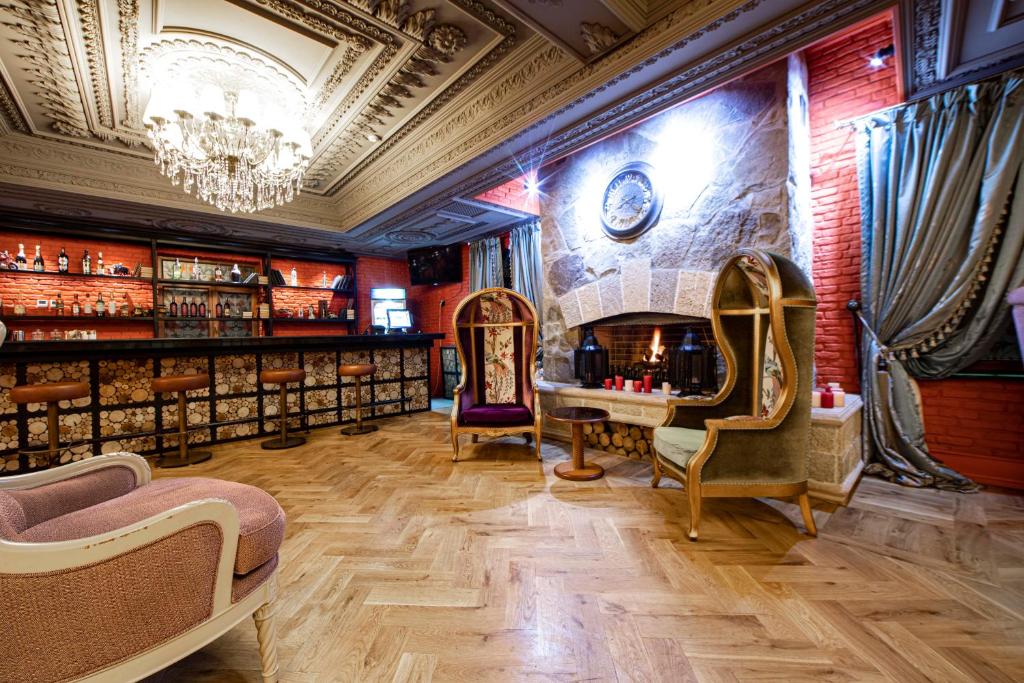 Posezení v ubytování Sapphire Bayil Hotel