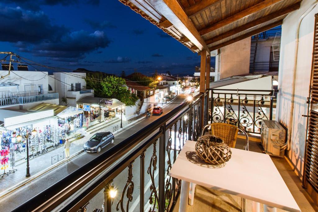 Balkón alebo terasa v ubytovaní Evelinas House Platanias