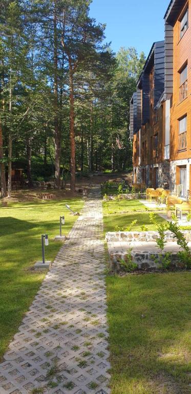 Apartman Divcigora Sokic 2外面的花园