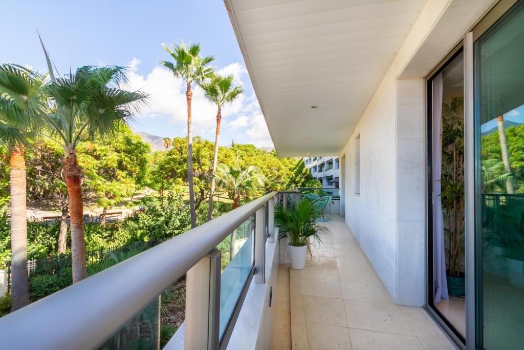 Balkón alebo terasa v ubytovaní MARBELLA BANUS SUITES - Jardines del Príncipe Golden Mile