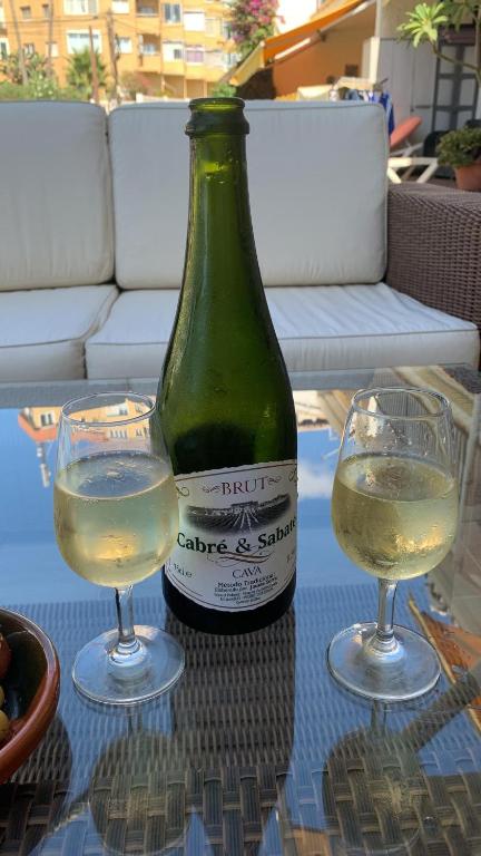 Napoje w obiekcie Super Holiday Las Buganvillas garden and sea views