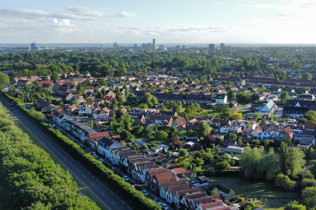 Nespecifikovaný výhled na destinaci Vlissingen nebo výhled na město při pohledu z apartmánu