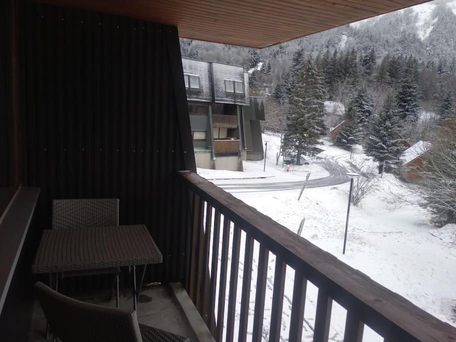 appartement avec balcon au Mont Dore v zime