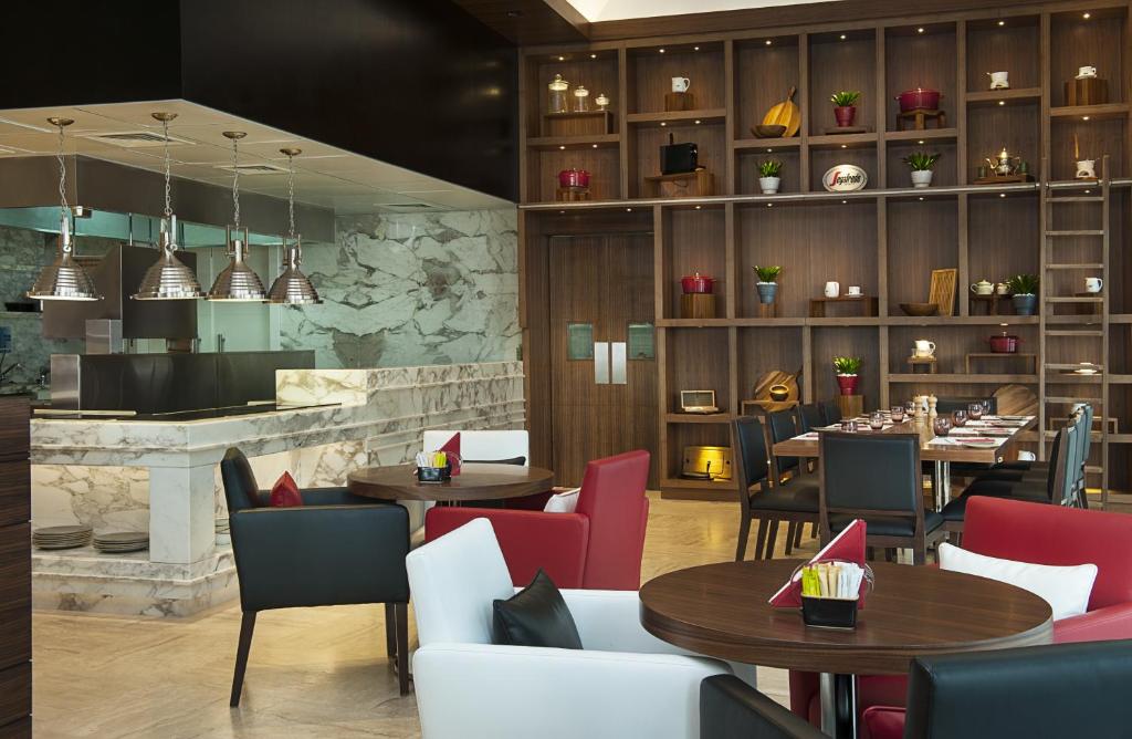 DAMAC Maison Cour Jardin - Resim 13