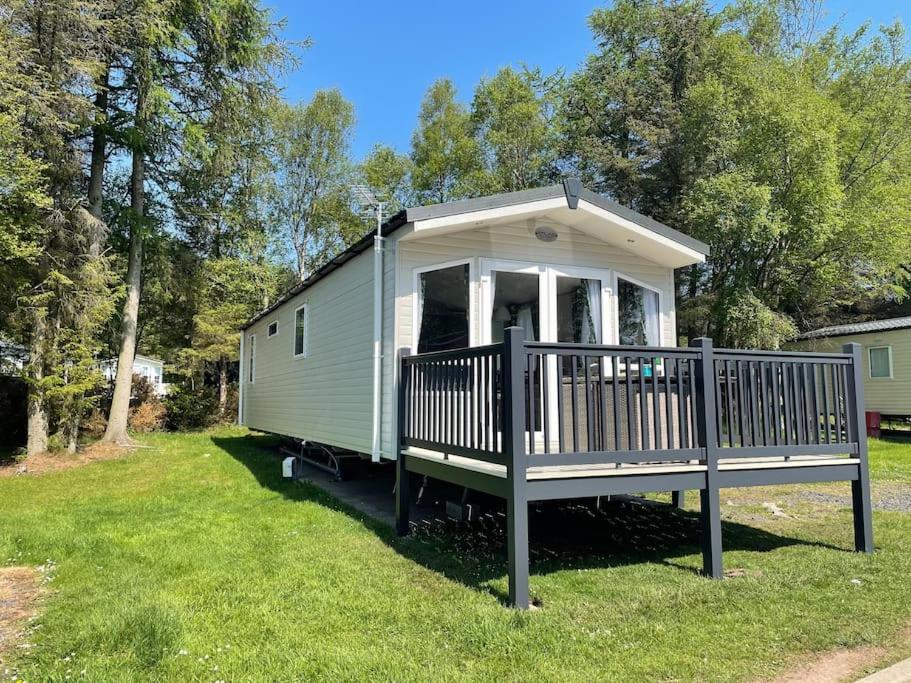 The Warrens 2 bed caravan for 4 & private hot tub, Swarland (updated