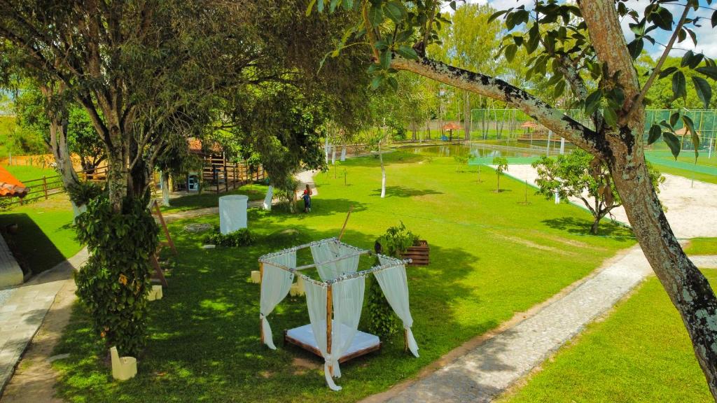 Κήπος έξω από το Bonito Plaza Hotel