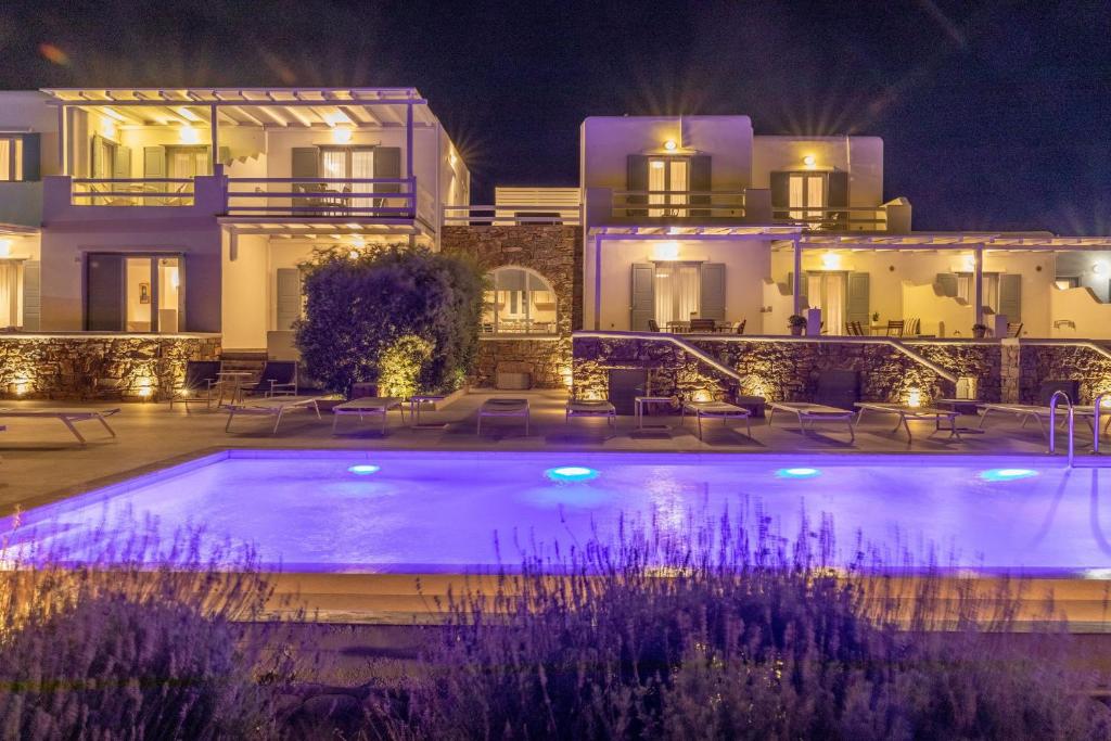 A piscina localizada em Sea Wind Villas and Suites ou nos arredores