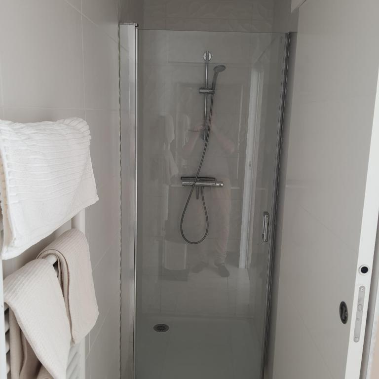 Jolie suite parentale, chambre et salle d'eau, avec son coin de verdure à 5 minutes à pied du centre ville - 11