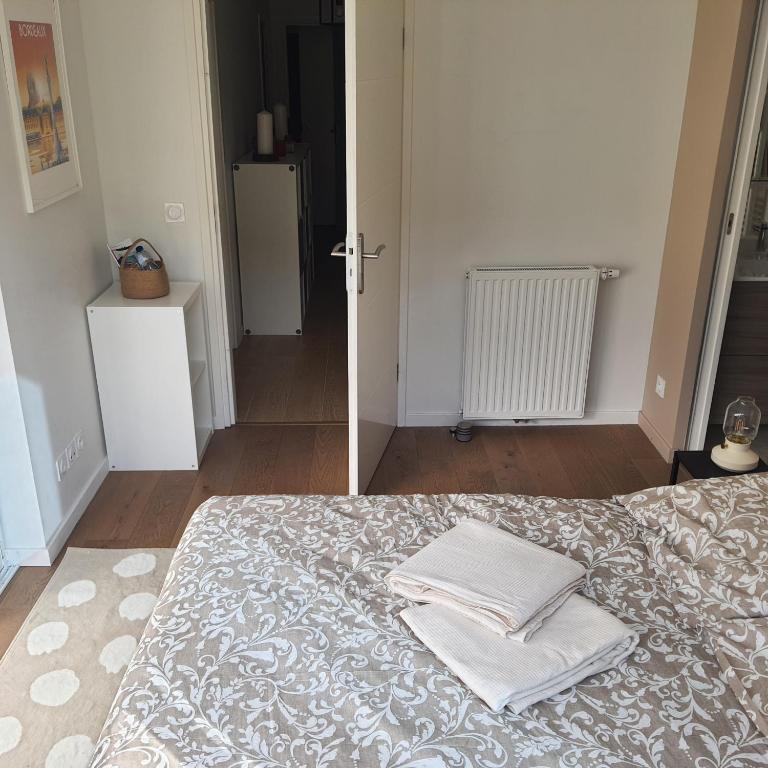 Jolie suite parentale, chambre et salle d'eau, avec son coin de verdure à 5 minutes à pied du centre ville - 17