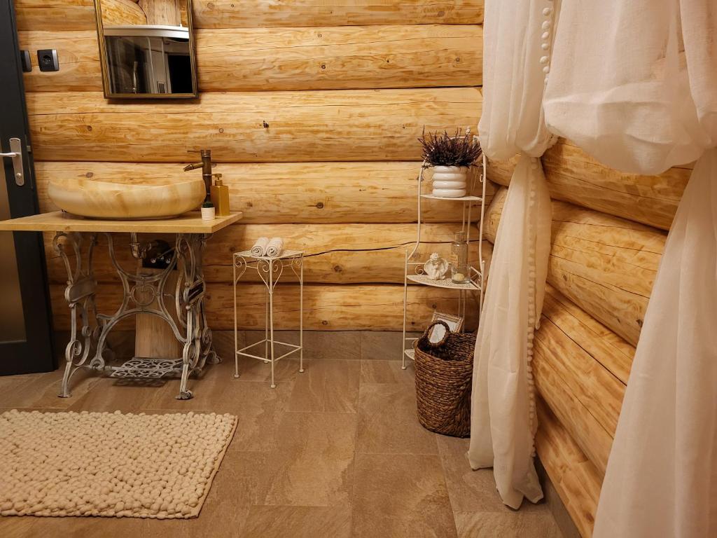 Fotografie z fotogalerie ubytování Harghita Log Houses v destinaci Izvoare