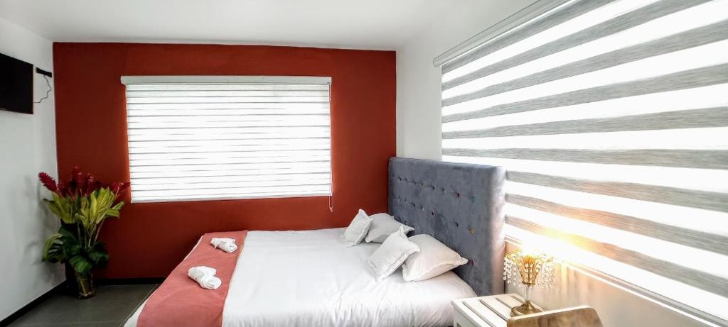ApartaSuites Bogota ROMANNOTI - Housity