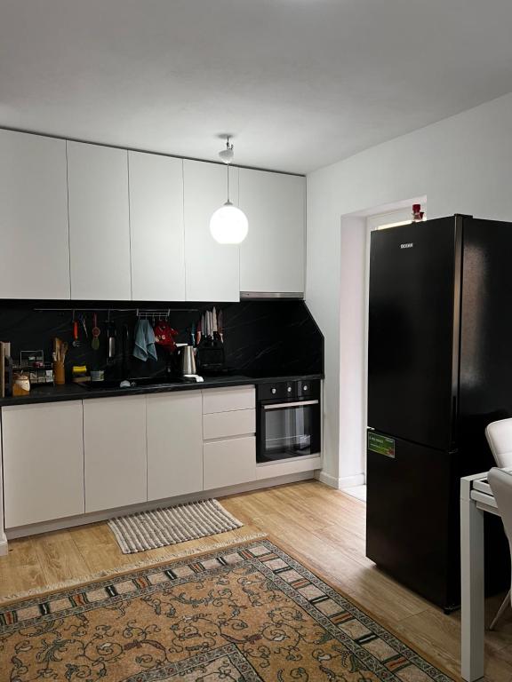 Cosy Fully Furnished Apartment - Image 4