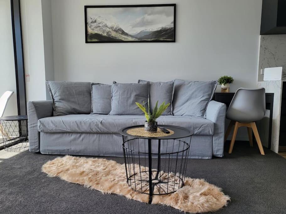 Lovely Canberra CBD Modern One bedroom Apartment, Canberra (updated