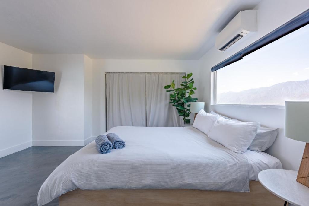 Desert Hot Springs Inn - Deluxe Studio
