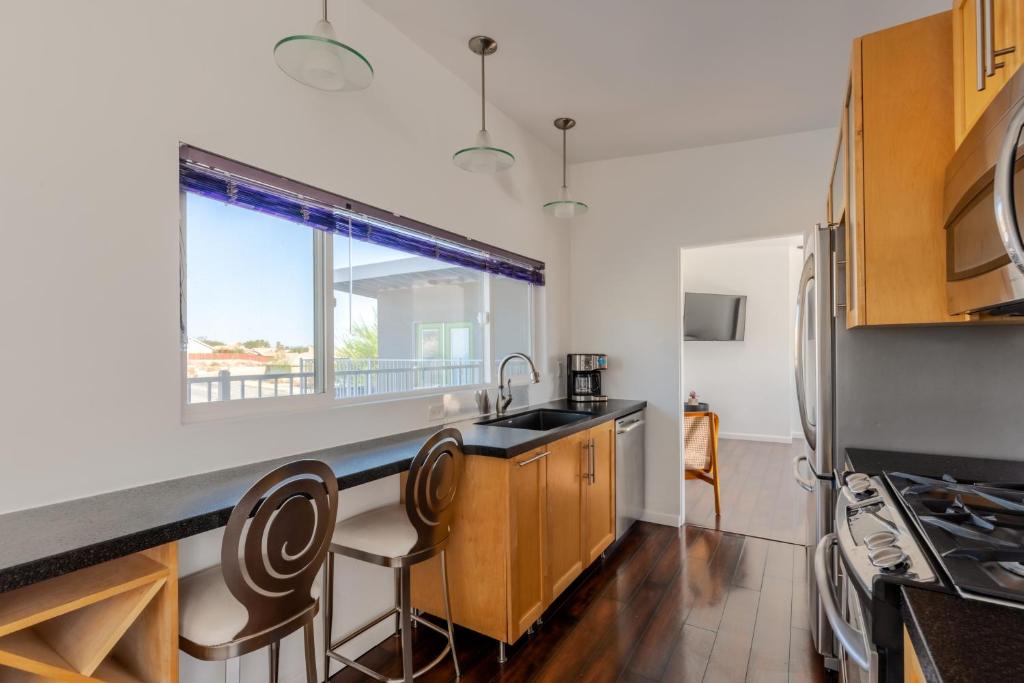 Desert Hot Springs Inn - Apartment With Balcony